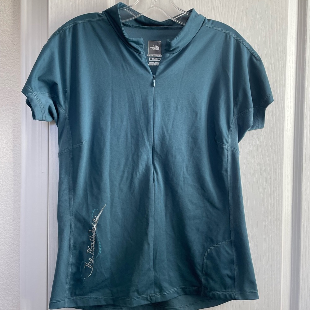 The NORTH FACE TEE